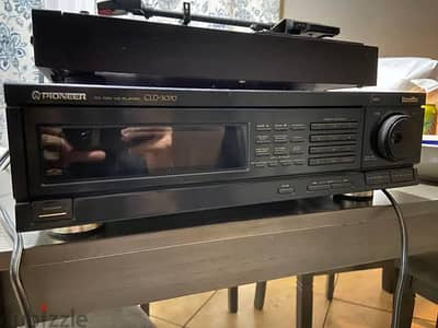 Pioneer CLD 3070 CD player يحتاج صيانة