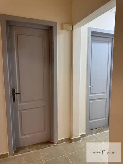 **Talaat Moustafa apartment for sale in Madinaty B11, 165 sqm, middle floor. One of the rarest layouts available, featuring a master bedroom with a dr