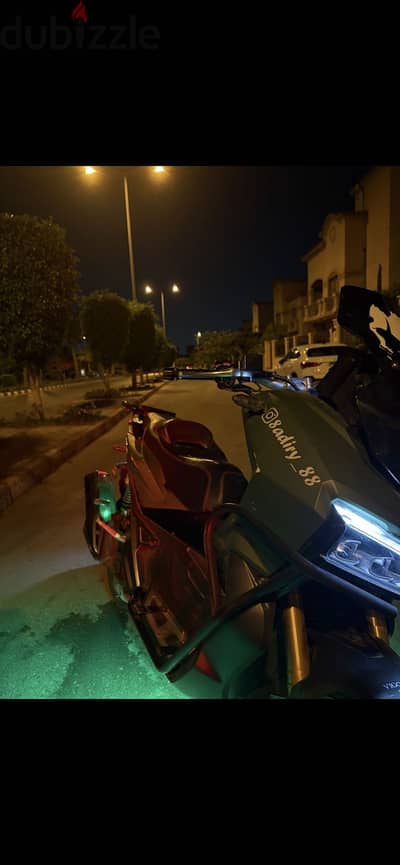 سكوتر فيجوري. Adv