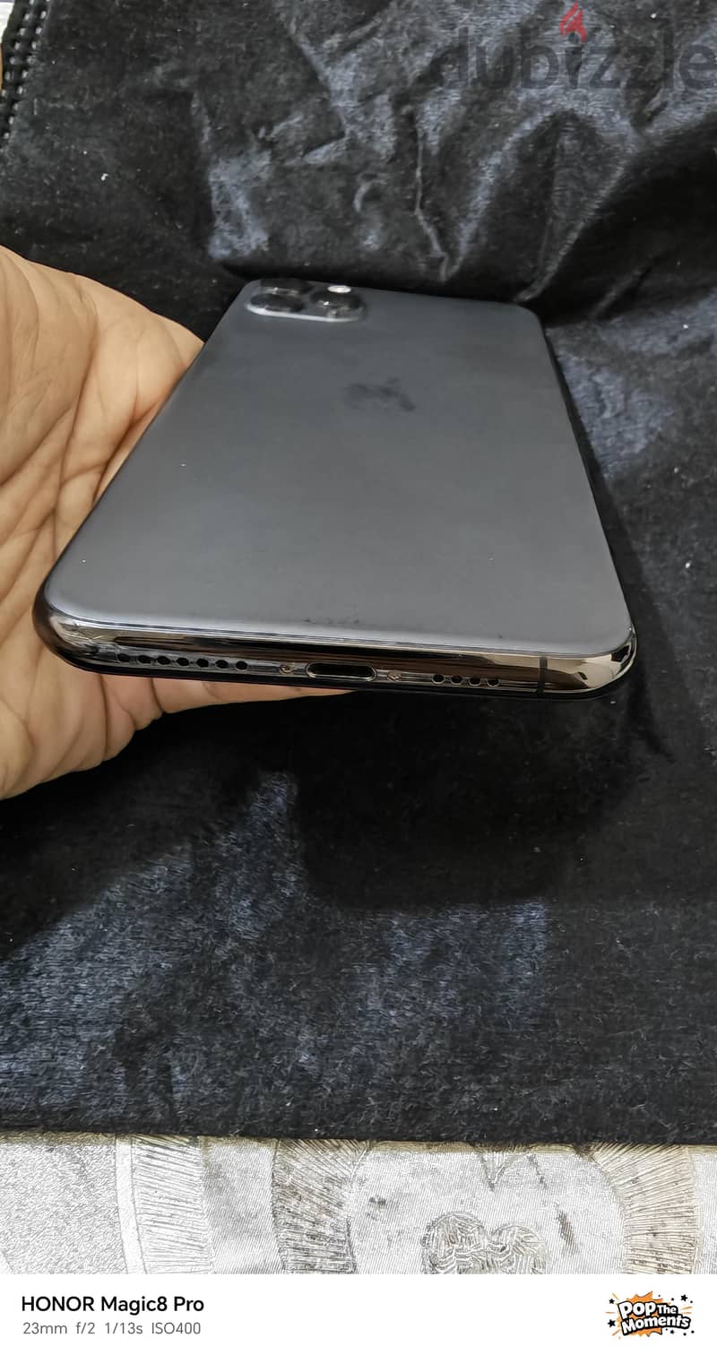 Apple - iPhone 11 Pro Max 8