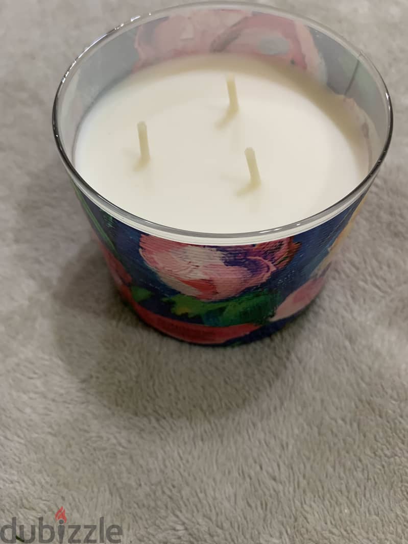 Bath & body works Candle 2
