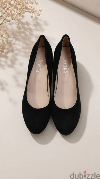 حذاء هيلز شامواه اسود  Jones bootmaker Heels  اوريجنال من بريطانيا
