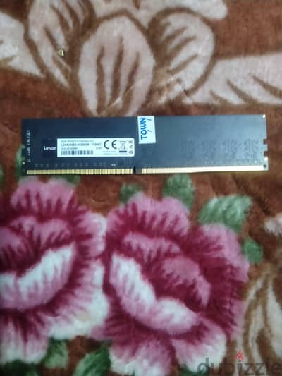 رام ٨ ddr4 سرعه ٣٢٠٠mhz بحاله ممتازه جدا