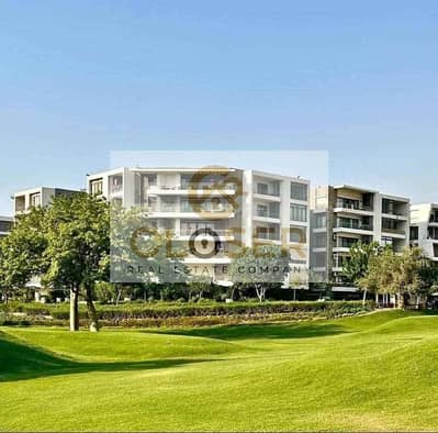 شقه للبيع بخصم 54% لفتره محدوده فيو ع ال GreenArea قسط ع 12سنه بكمبوند تاج سيتي امام ميراج مول