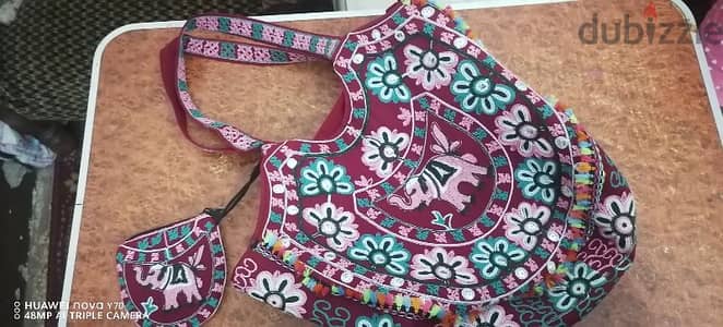 شنطة قطيفة مترزة نبيتي للمصايف جميلة خفيفة وكبيرة جديدة وارد السعودية