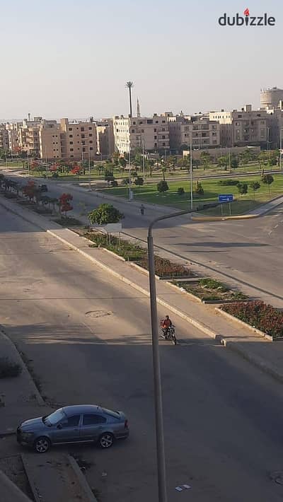 شقه للبيع في المنطقه الخامسه مدينه الشروق