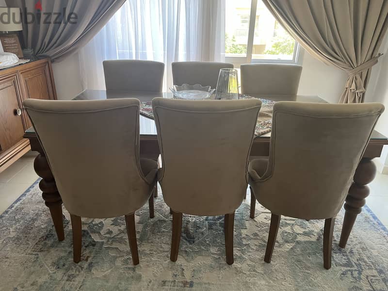 Dining table & chairs 1