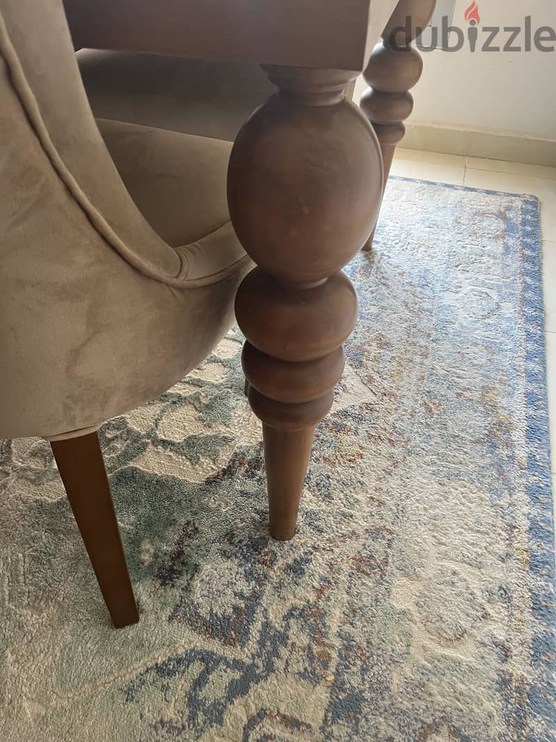 Dining table & chairs 4