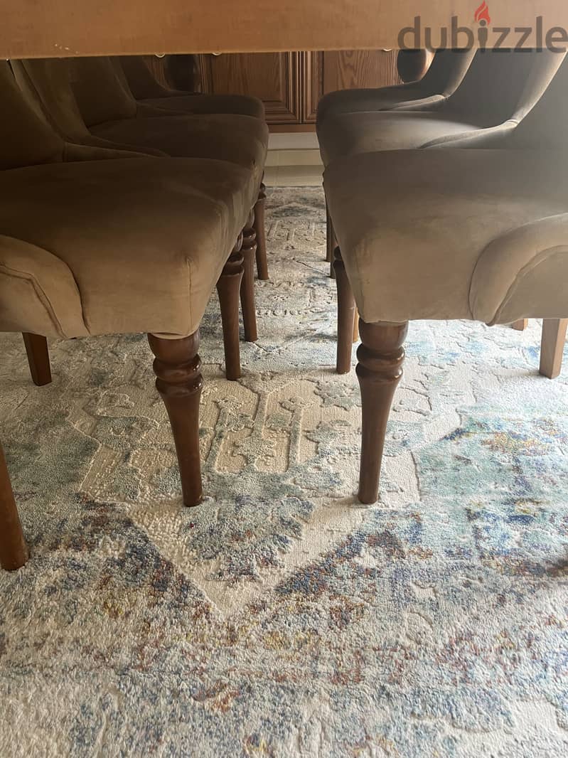 Dining table & chairs 5