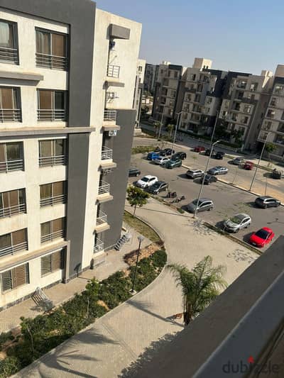 شقه 130م للبيع بسعر اقل من السوق 5.200. 000ج علي لاند سكيب في جنه زايد 2 في الشيخ زايدLandscape-view apartment in Janna Zayed 2, Sheikh Zayed City.