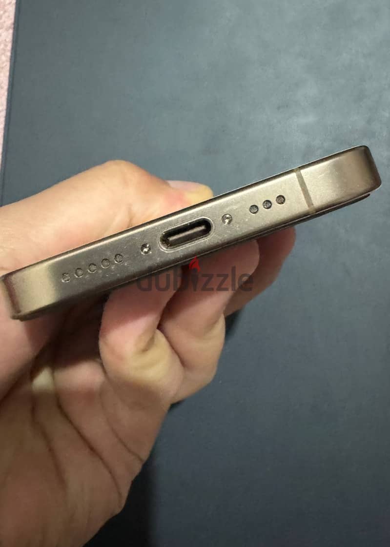 Apple - iPhone 16 Pro 9