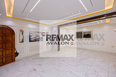 Apartment for rent with an open view 220 m Laurent (right on the tram)