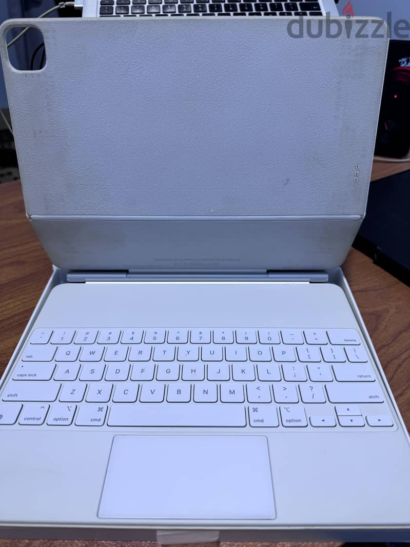 iPad Magic Keyboard 1
