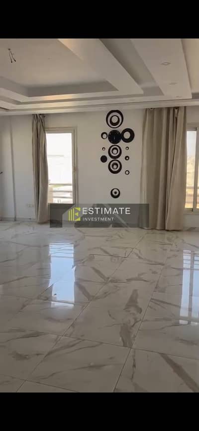 شقه 180م بالمطبخ والتكييفات للايجار في ذا سكوير