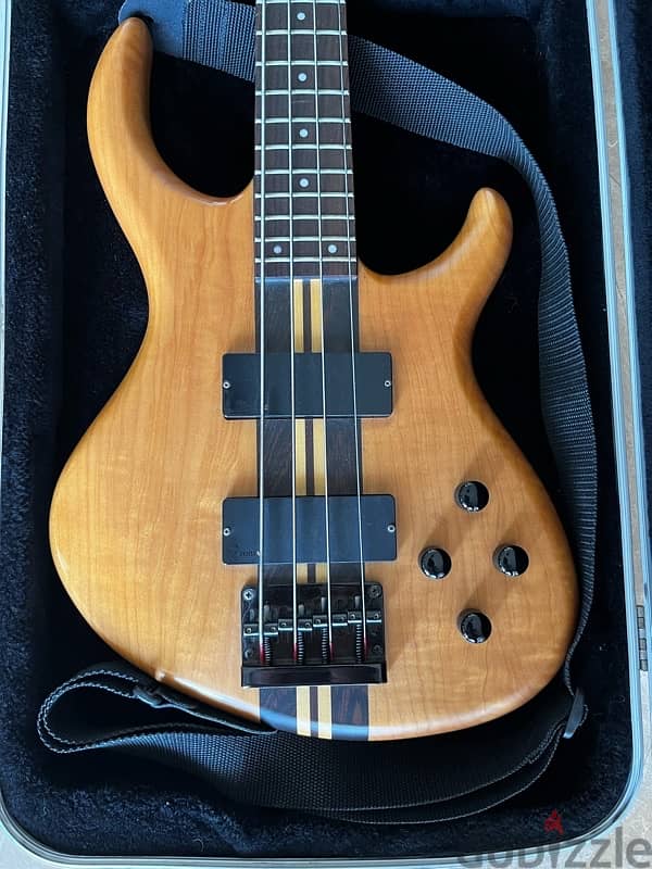 Tobias Bass Guitar 2