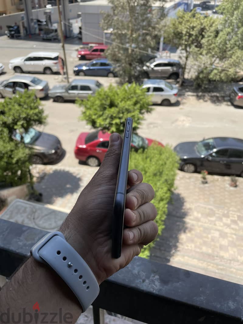 Apple - iPhone 11 1