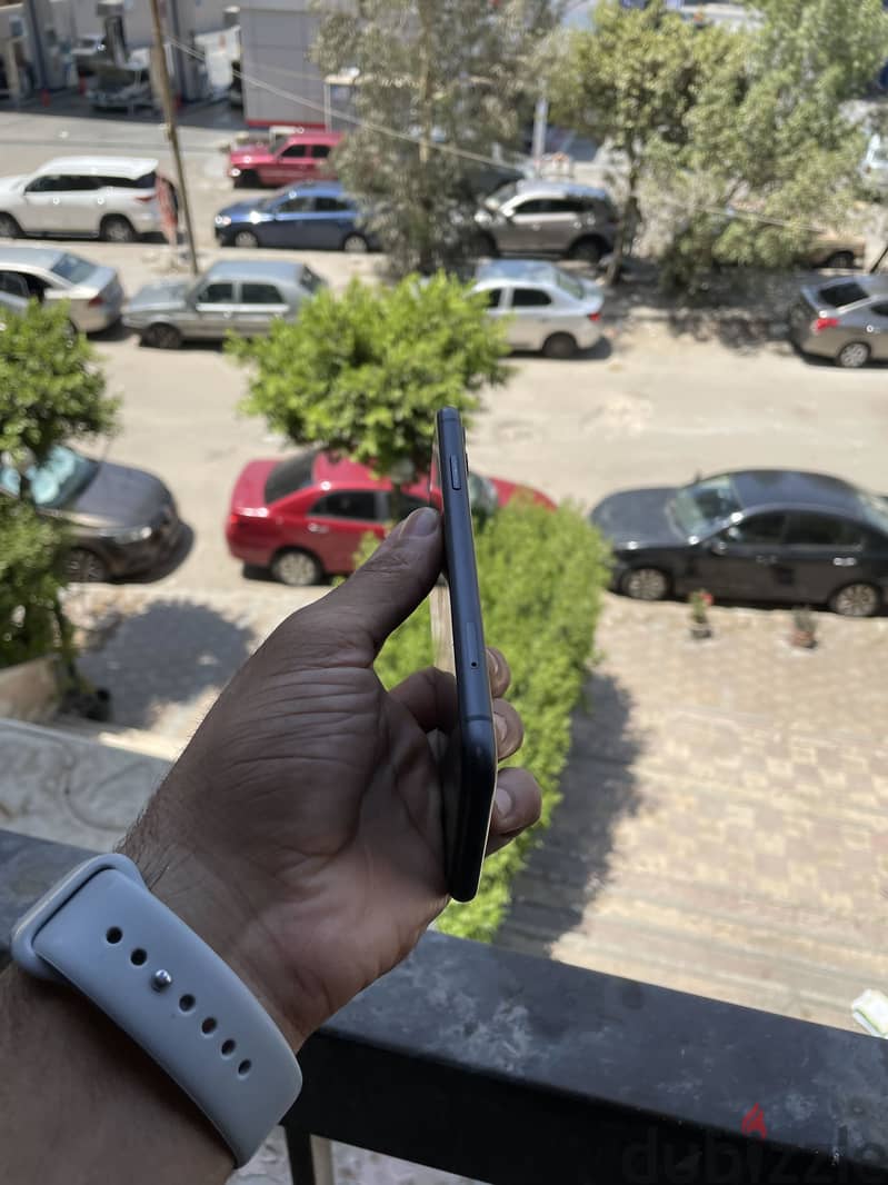 Apple - iPhone 11 3