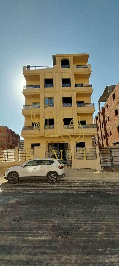 A clear entrance from the جمال عبد الناصر axis   close to the طلعت حرب axis   close to the German University    one details    third floor    area: - (175m²) corner corridor