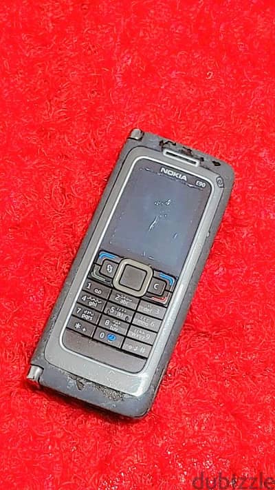 نوكيا اي ٩٠ Nokia E90