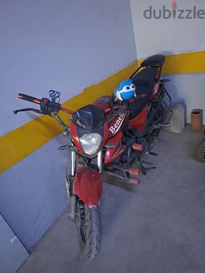 بنيلى vlr 200 سبورت