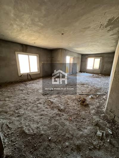 Apartment for sale in Phase 2 of El Hadaba, Bahri, direct view, completely unobstructed, in El Khamayel Compound, Sheikh Zayed