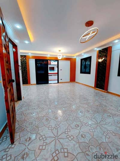 شقه بجوار البحر في قلب الخدمات في الاسكندريه العجمي شاطي النخيل