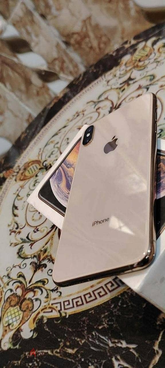 Apple - iPhone XS Max 3