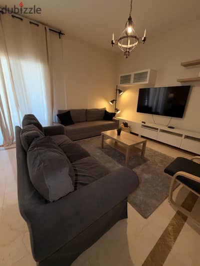 شقة للإيجار في Mivida - Boulevard تفاصيل الوحدة: المساحة: 148 متر مربع 2 Bedrooms 3 Bathrooms Fully Furnished فرش Modern عالي الجودة Kitchen مجهز بالك