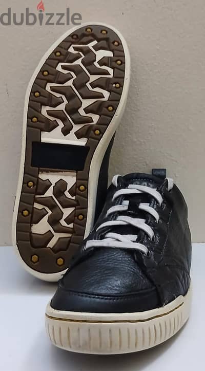 Cat men's shoes size 43 السعر 950