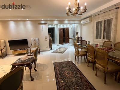 فيلا مستقلة للايجار كمبوند حدائق المهندسين بالمطبخ والتكييفات
