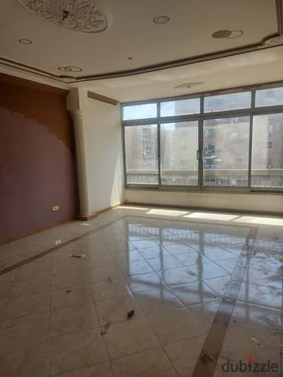 شقة للإيجار – مدينة نصر  عمارات التوفيق – تطل على شارع خضر التوني وبالقرب من محطة مترو الاستاد.