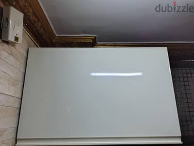 Upper Aluminum kitchen
