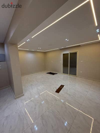 Apartment for sale in the distinguished neighborhood, government buildings, prime location, first occupancy finishing