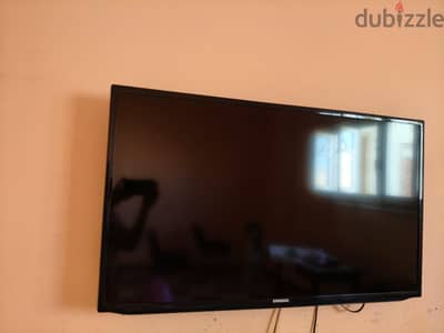 شاشة سامسونج 40 بوصة LED بحالة ممتازة  (موديل UA40FH5000)