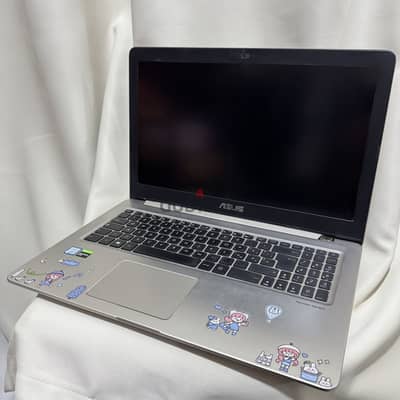 Asus laptop core i7, gtx 1050, 16 gb ram.