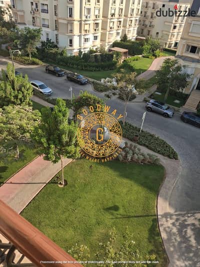 للإيجار أى فيلا رووف كورنر فى كمبوند مونتن فيو هايد بارك