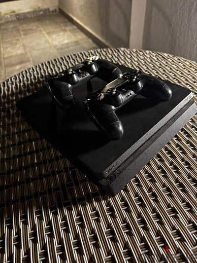Playstation 4 Slim - Great condition