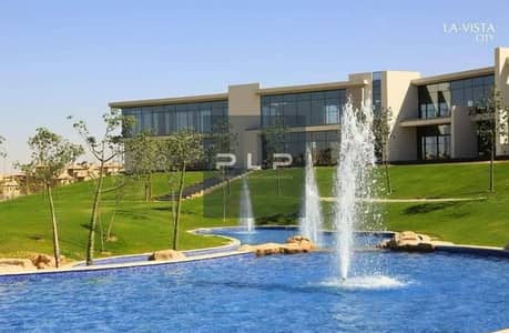 تاون هاوس كورنر مميز جاهز للاستلام للبيع في لافيستا سيتي العاصمة الإدارية الجديدة  La Vista City New Capital