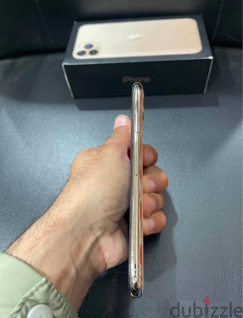 Apple - iPhone 11 Pro Max 4