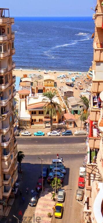 شقة للبيع من المالك جانبي بحر اول شارع الحجاري