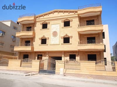 دوبلكس للبيع بامتداد غرب الجولف استلام فوري نصف تشطيب موقع متنيز داخله صريحه من الطريق الدائري امام كمبوند ستون بارك مباشره