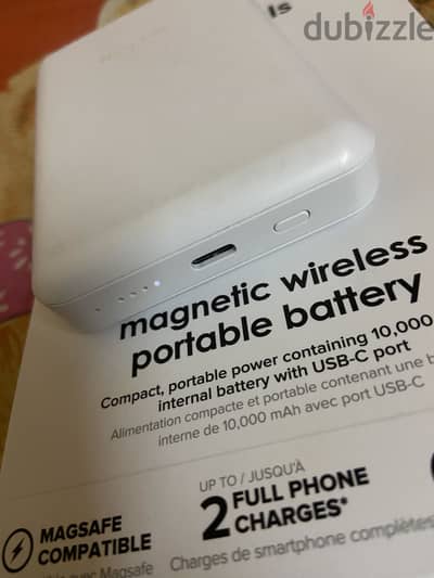 Mophie Essentials magnetic Wireless Portable Battery (Power bank)