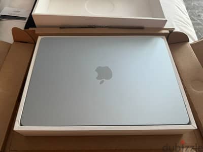 MacBook M5 13 inch Air Sky Blue 512gb 16Gb ram