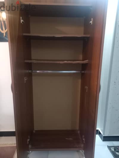 دولاب ملابس