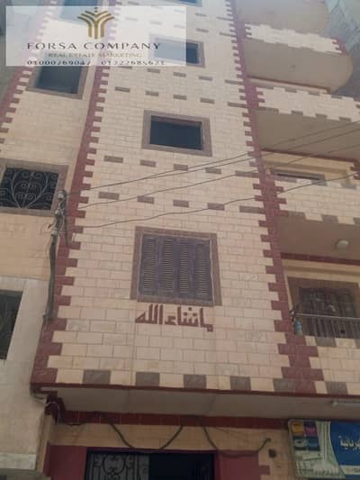 كود154 بيت للبيع طنطا 120 مترمتفرع من ش عمر عبد العزيز ارضى واربعه ادوار وروف