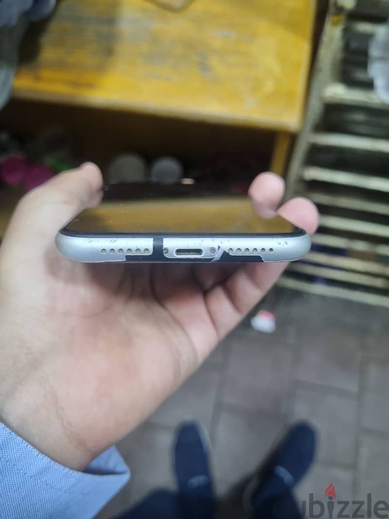 Apple - iPhone 11 4