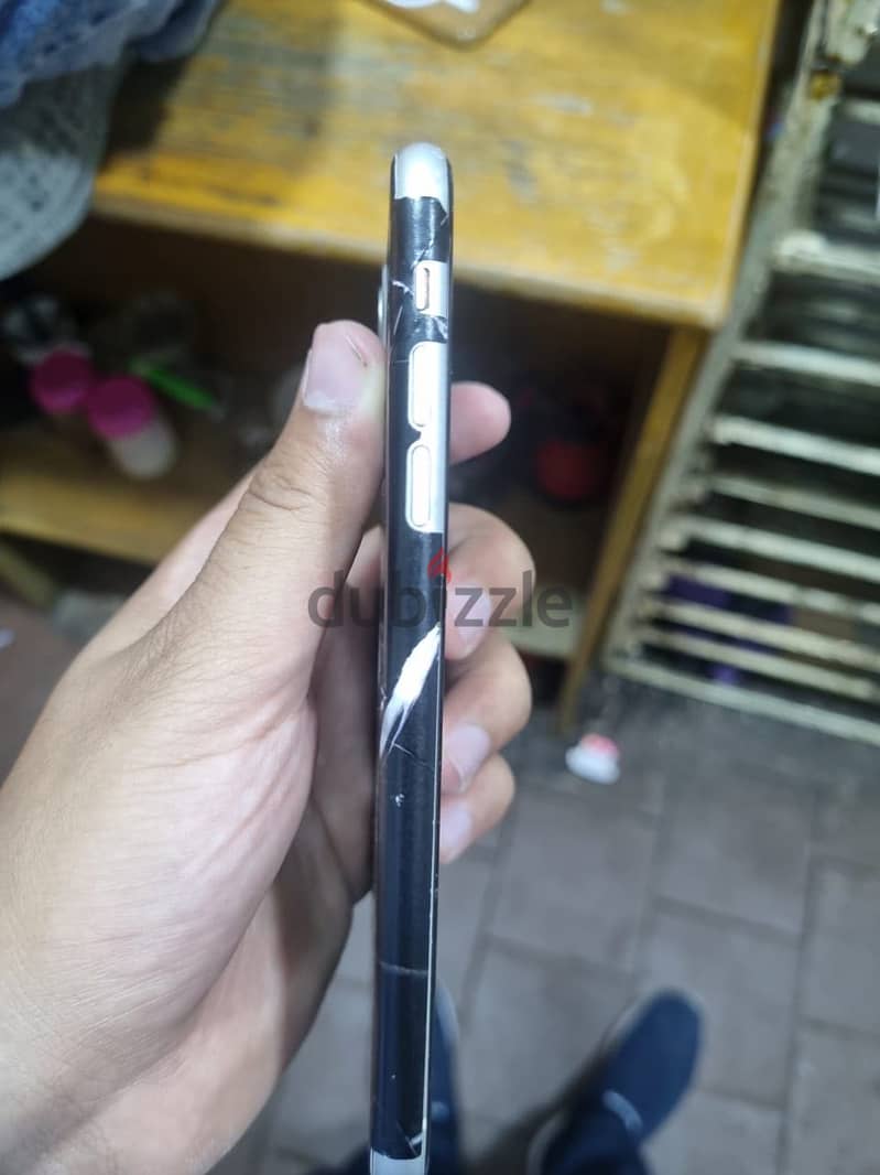 Apple - iPhone 11 5