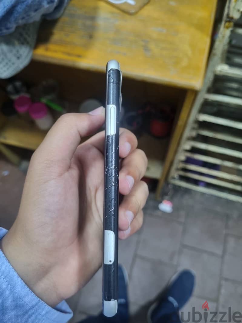 Apple - iPhone 11 6