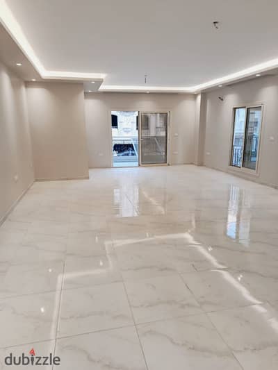 For rent in Compound Zayed Heights – Sheikh Zayed, a unique opportunity to live in one of the most upscale compounds in Sheikh Zayed.   Area: 230 meters Available: 3 bedrooms + 3 bathrooms Rent: 30,000 EGP per month 4 bedrooms + 3 bathrooms Rent: 32,000 EGP per month  Apartments with spacious areas and divisions.