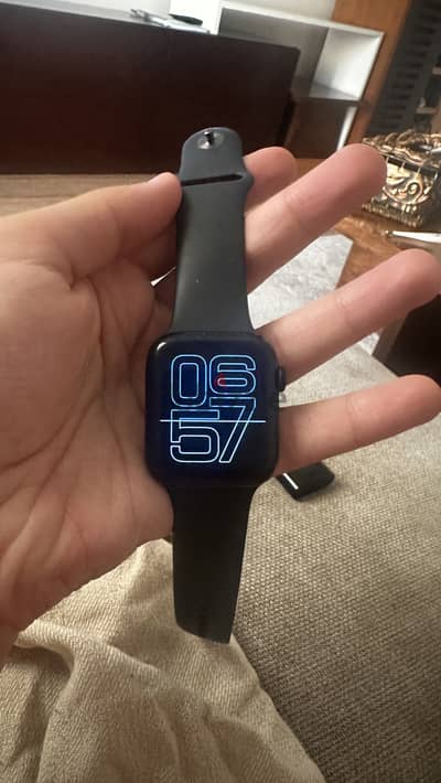 Apple Watch SE 44mm Battery Health 100%
